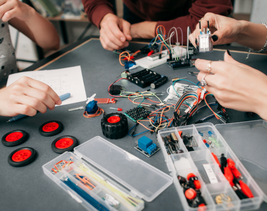 Programmējamie mikrokontrolleri ARDUINO UNO