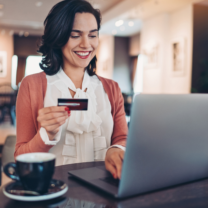 Mākslīgais intelekts e-komercijā: stratēģijas konkurētspējīgai izaugsmei digitālajā vidē